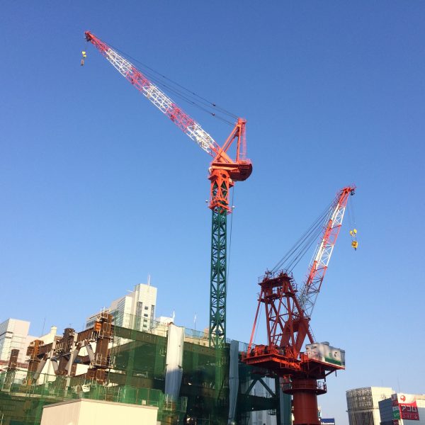 渋谷駅のタワークレーン2の写真